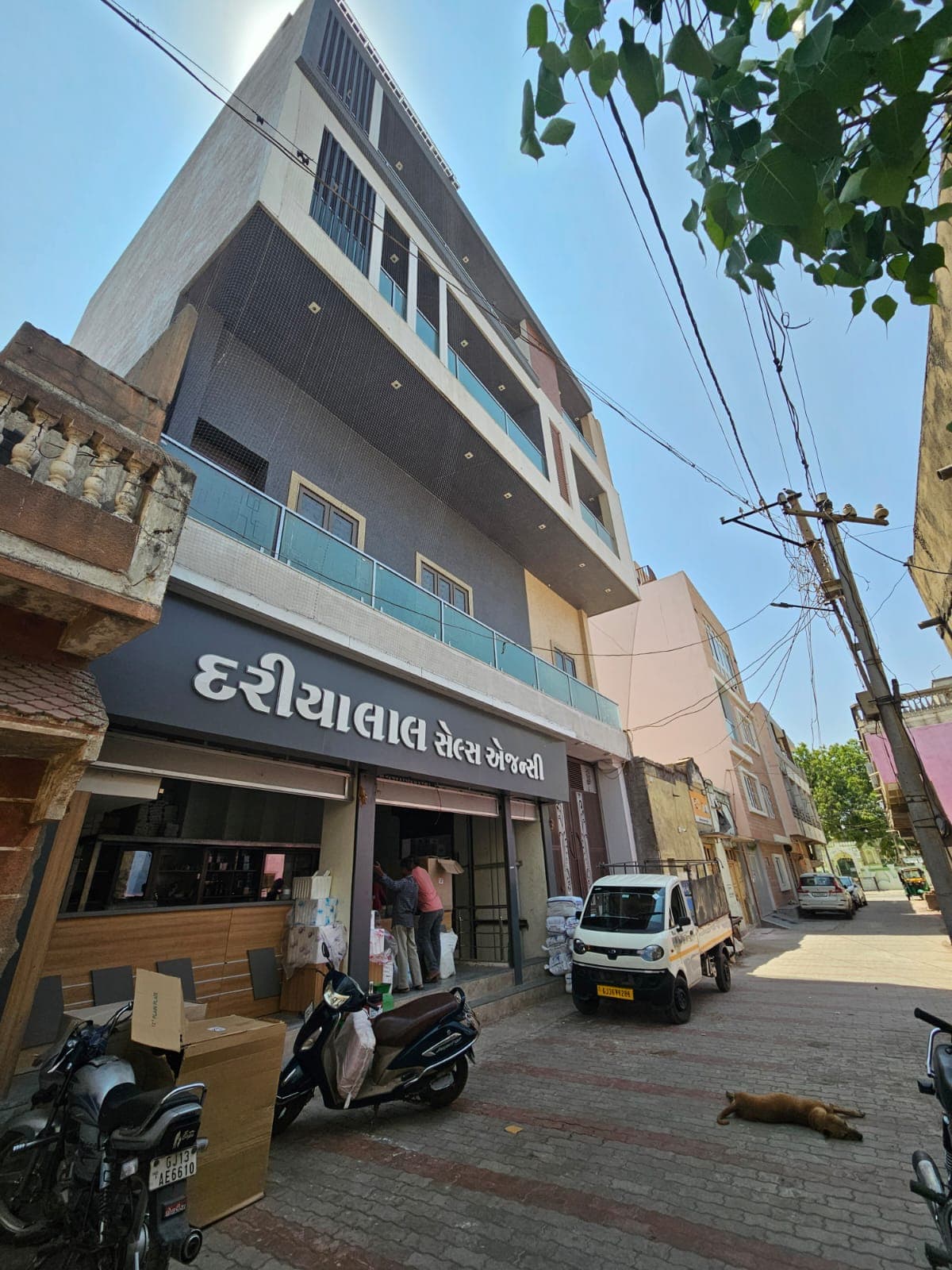 Dariyalal Sales Agency — day